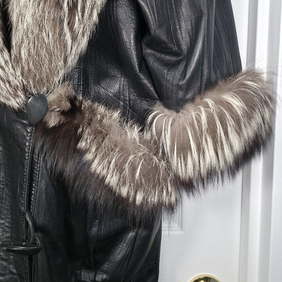 Vintage Black Leather Coat Silver Fox Fur Collar & Cuffs L-XL Mob Wife Baddie - Picture 6 of 12